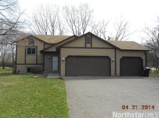 7992 Comstock Ave, Inver Grove Heights, MN 55076