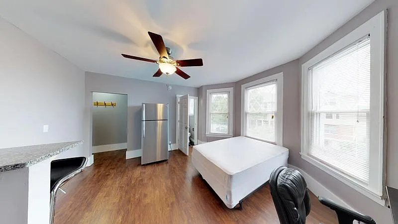 Studio, $1,225 — Photo 2