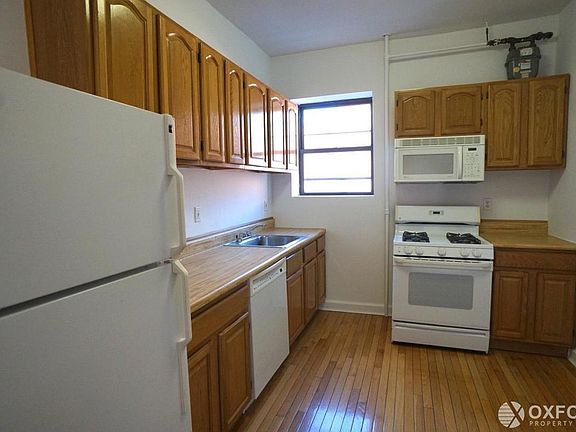 2nd image of 60 2nd Ave APT 15