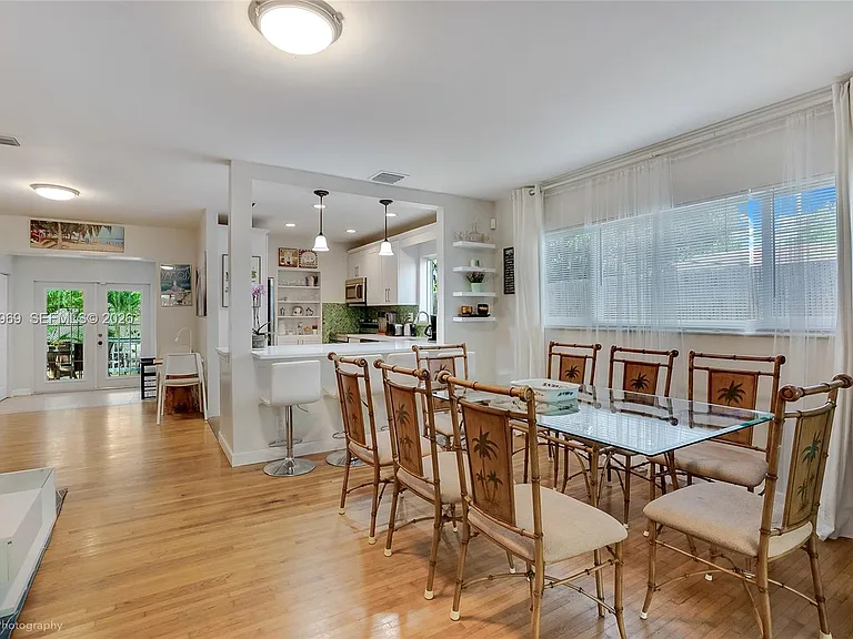 113 SW 2nd St — Photo 3