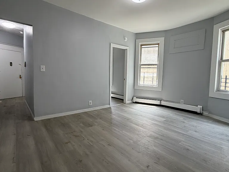 67 Van Cortlandt Park Ave #3L — Photo 3