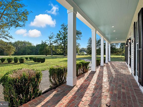 3rd image of 5965 Acorn Spring Pl