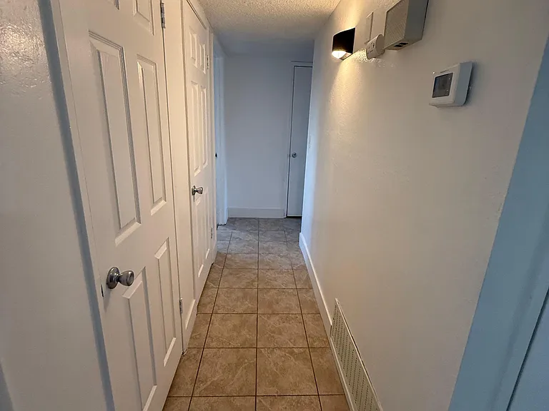 1410 Grayson Cir — Photo 4