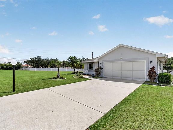 3rd image of 548 Rose Apple Cir