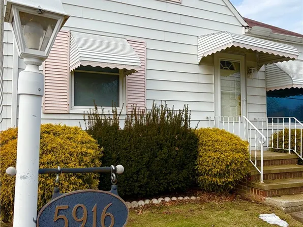 5916 W 54th St, Parma, OH 44129