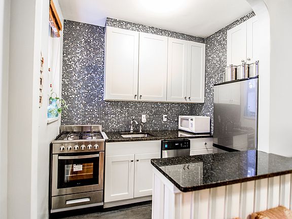 2nd image of 125 W 96th St APT 3H