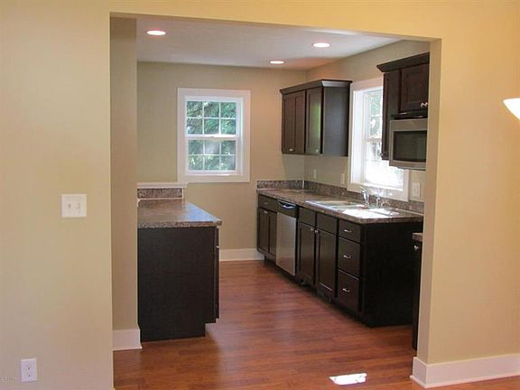 3rd image of 4132 Robert Ave NE