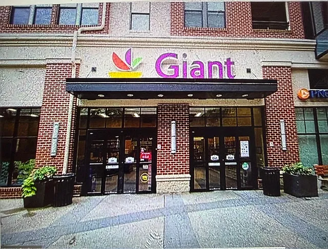 Giant Grocery Store 2 blocks away!
