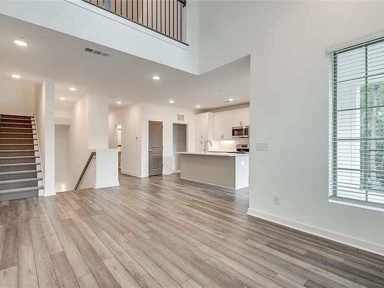 513 Burton Dr #808 — Photo 4