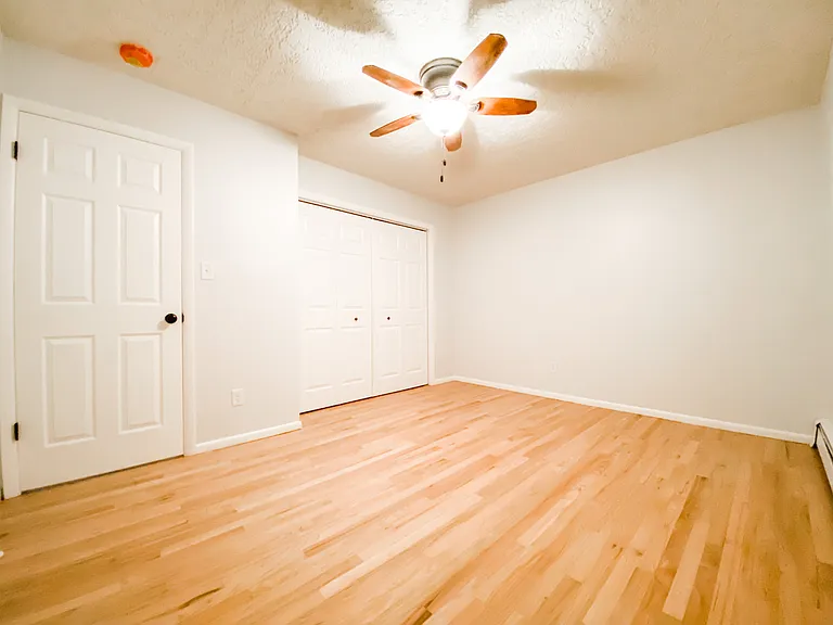 5033 Pineridge Ave — Photo 7