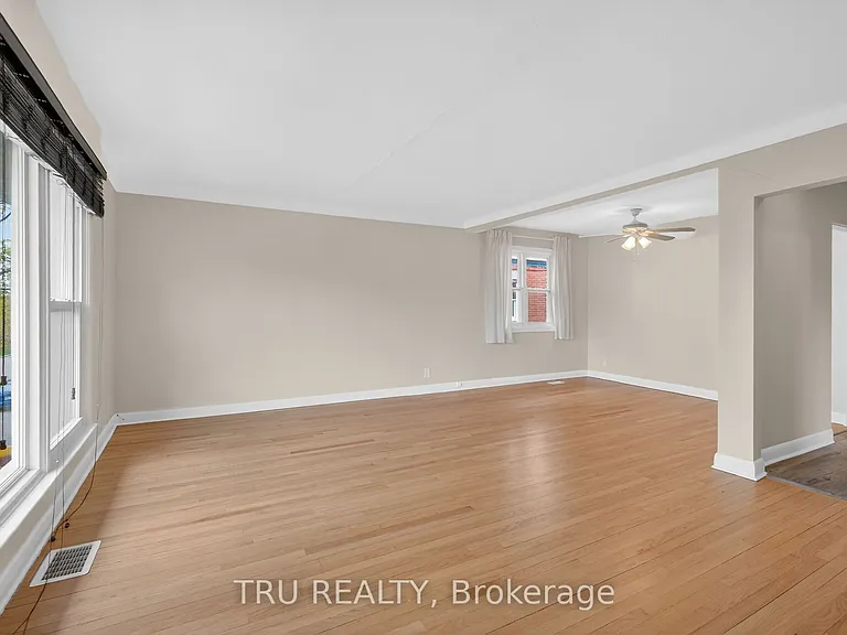 407 Peach Tree Ln #3 — Photo 7