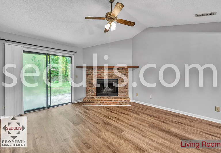 801 Temple Rd #A — Photo 2