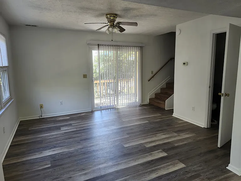 106 Rhett St #E — Photo 6