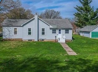 410 Grant St, Chenoa, IL 61726
