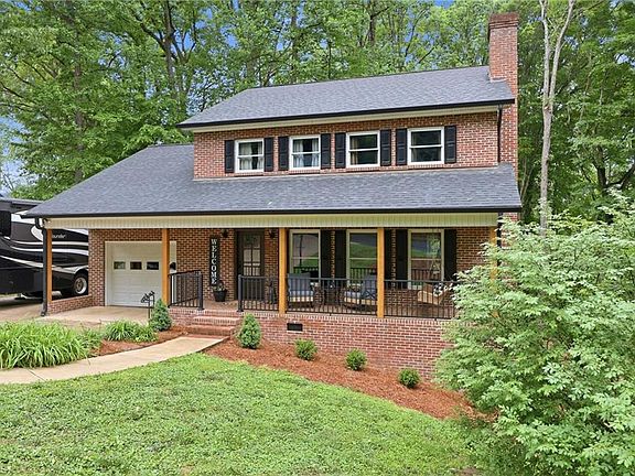 5th image of 173 Maple Ct