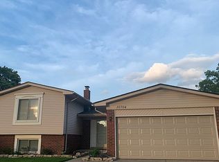 35704 Saxony Dr, Sterling Heights, MI
