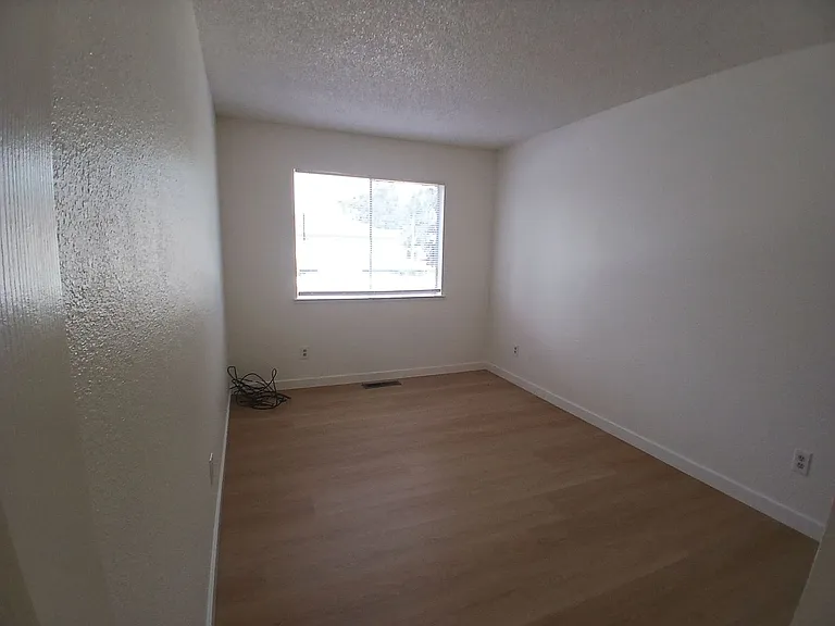 1940 Grande Cir #63 — Photo 19