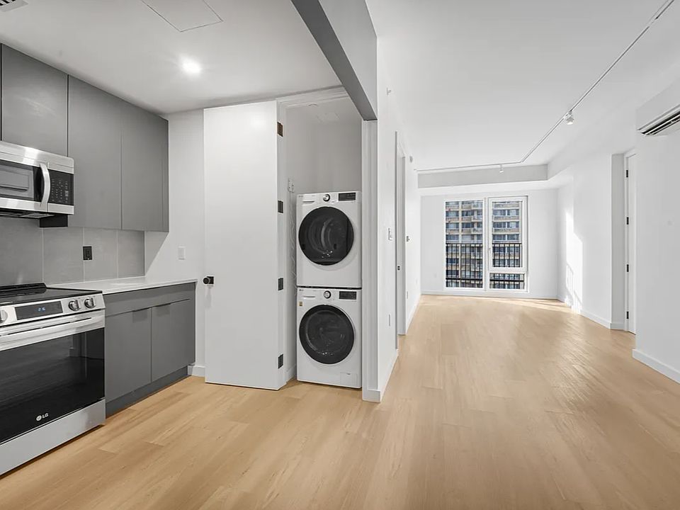 1st image of 931 Carroll St #C801