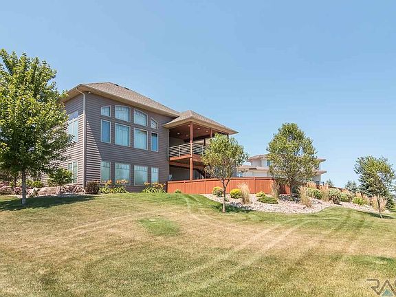 3rd image of 2200 W Cherrywood Cir