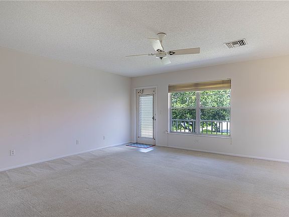 3rd image of 75 Royal Oak Ct APT 202