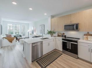 155 E 23rd St #543, Bayonne, NJ 07002