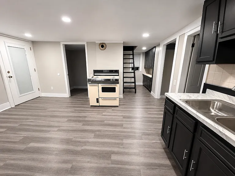 346 Boston Rd #A — Photo 2