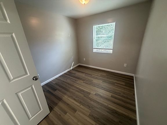 5th image of 320 W Outer Dr #318
