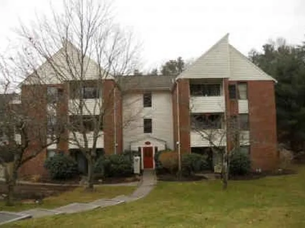 1 Marc Dr, Plymouth, MA 02360