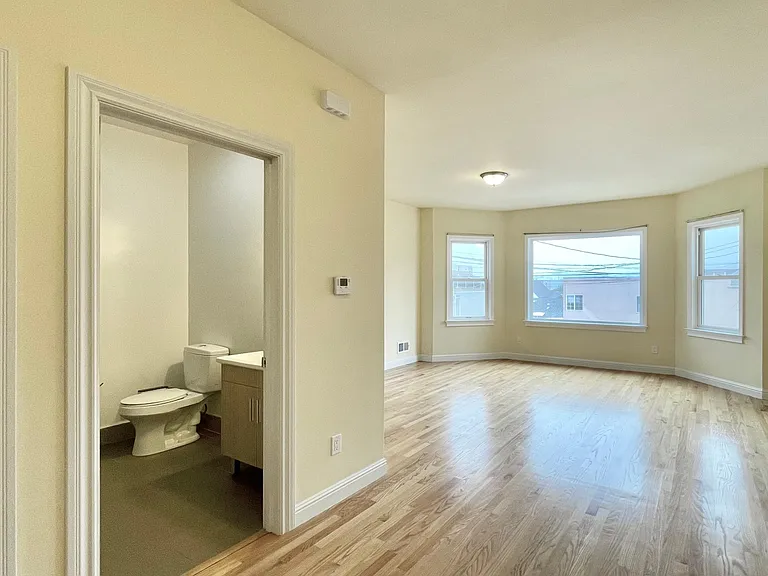 405 Lisbon St — Photo 20