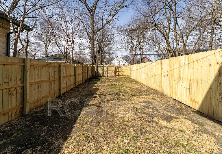 3622 N Capitol Ave — Photo 17