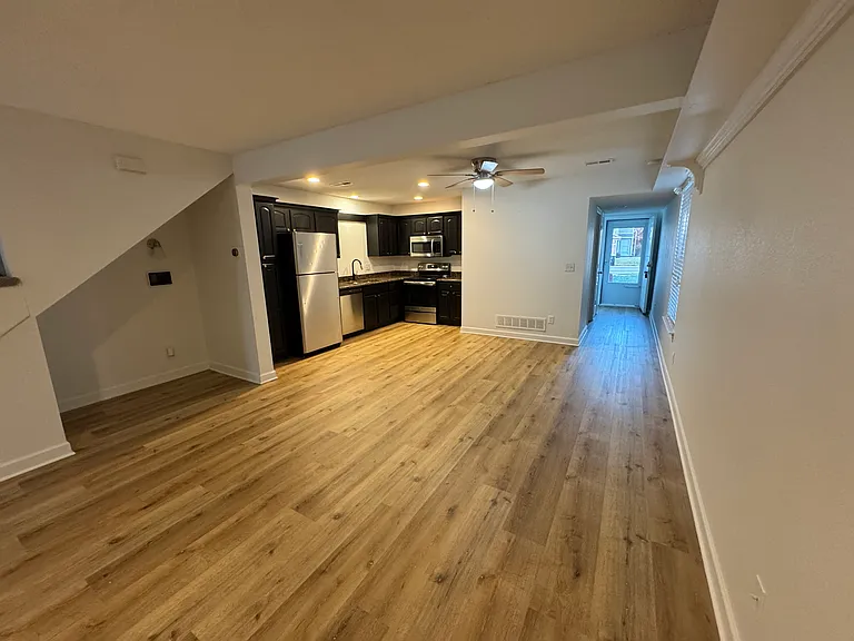 820 SW Peach Tree Ln — Photo 8