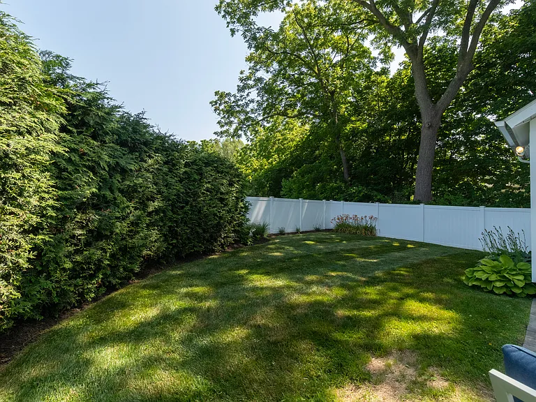98 Union St — Photo 42