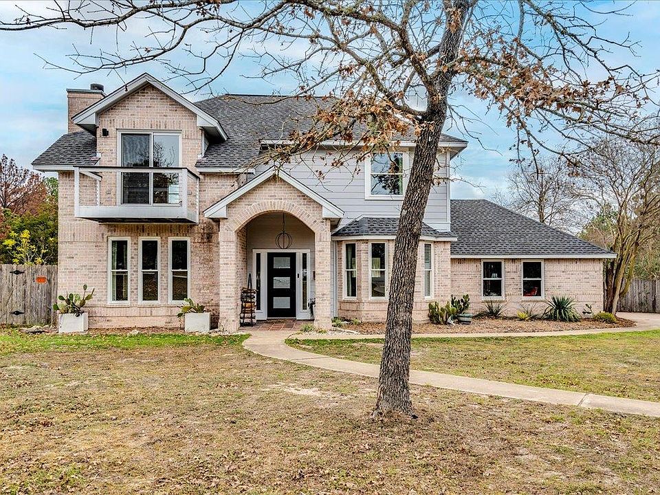 1st image of 171 N Pin Oak Xing