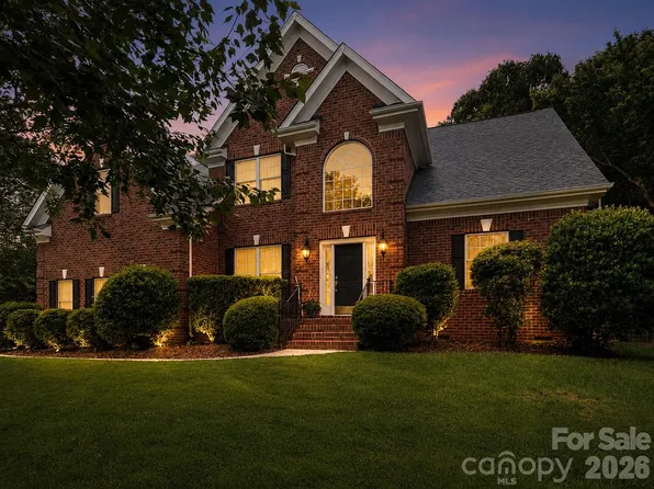 8404 Denholme Dr, Waxhaw, NC 28173