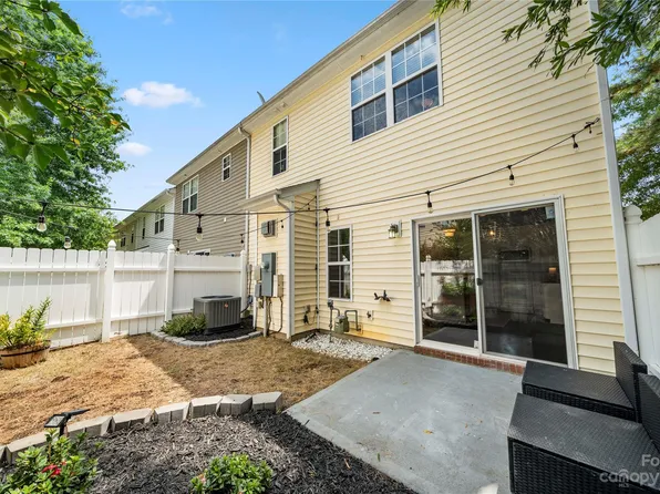 13703 Singleleaf Ln, Charlotte, NC 28278