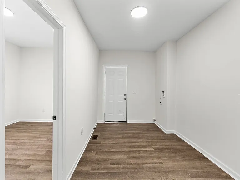 1341 Mooberry St — Photo 1