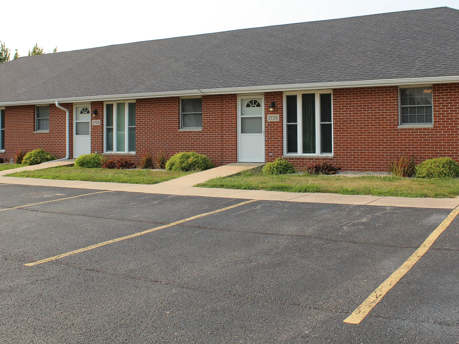 2 bed, 975 sqft, $1,775 — Photo 2
