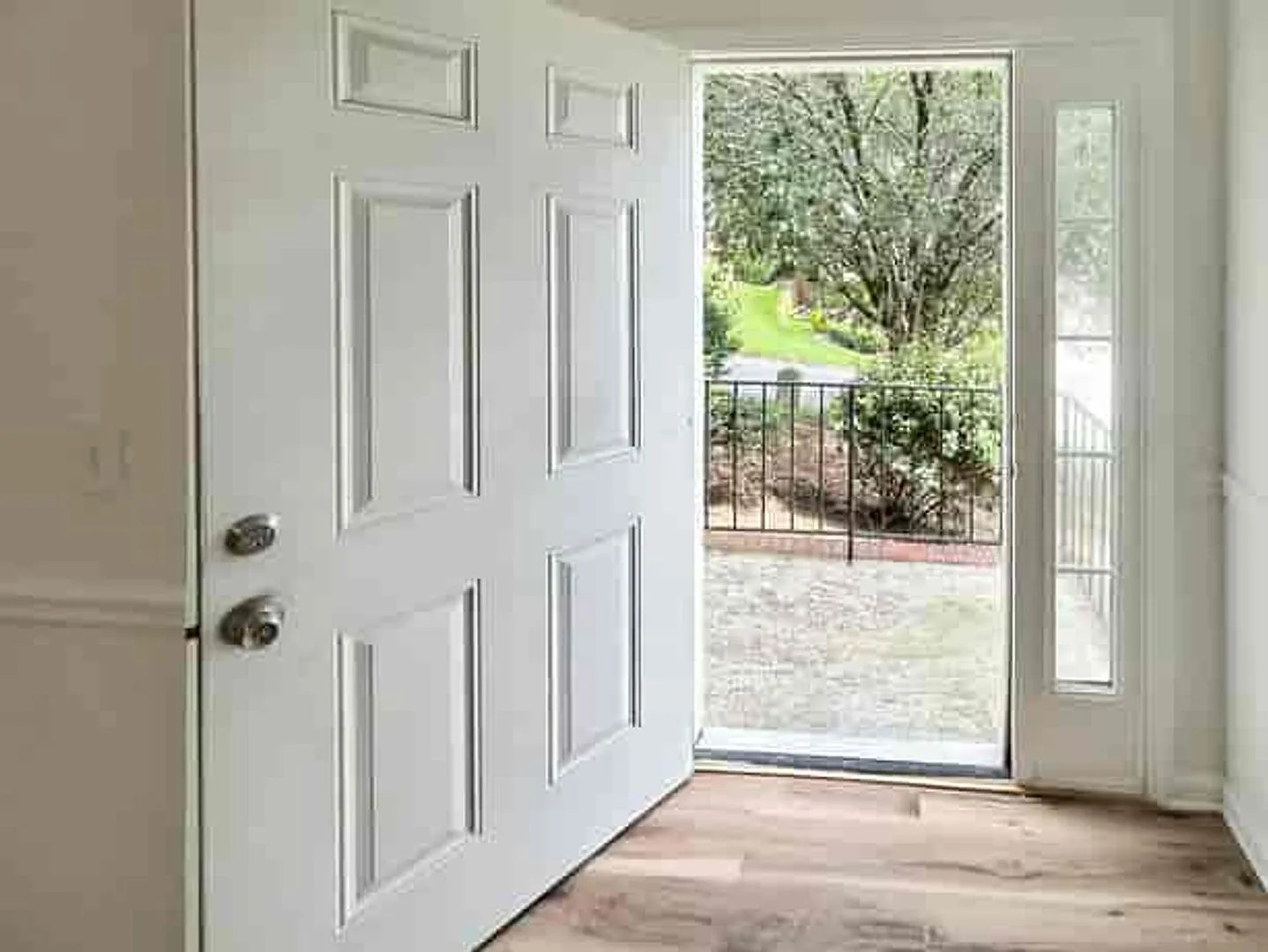Stunning Renovated 4 BR Home in Prime Alpharetta/Johns Creek! — Photo 4