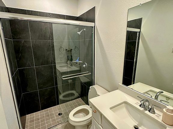 4th image of 5003 Henry Merrit St