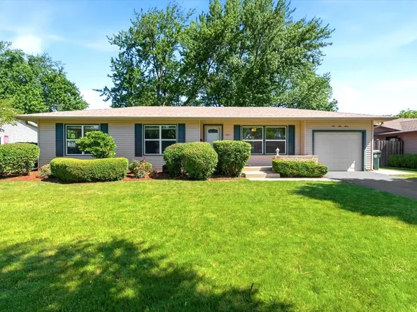 567 Northampton Cir, Elk Grove Village, IL 60007