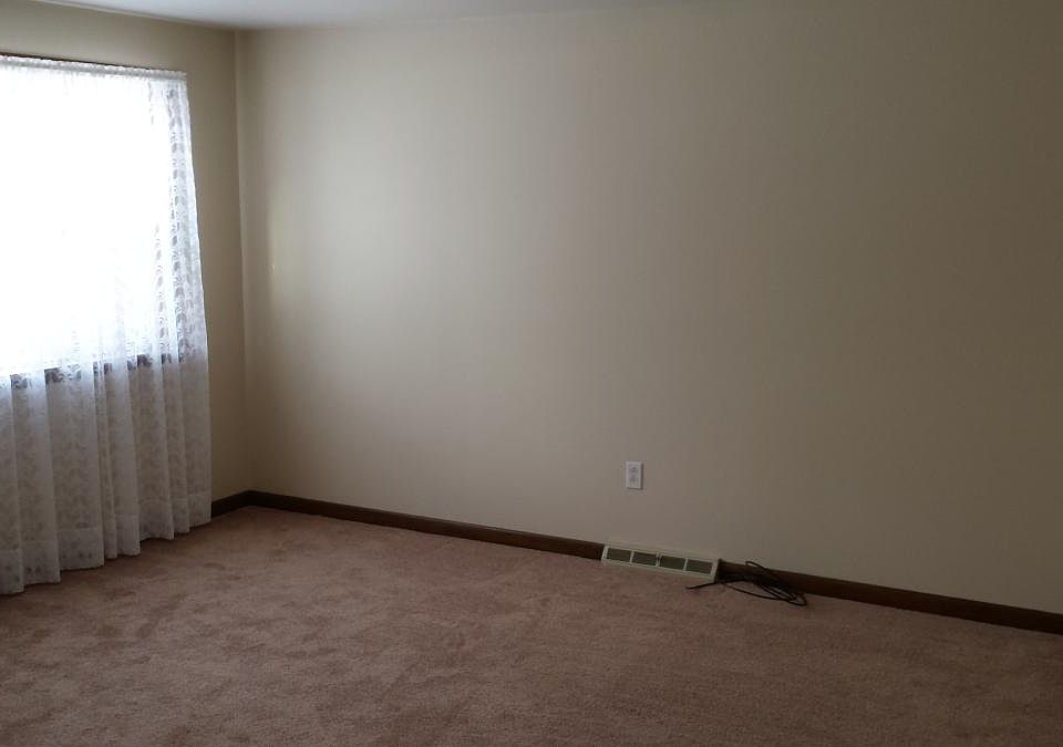 1st image of 21 Strasbourg Dr