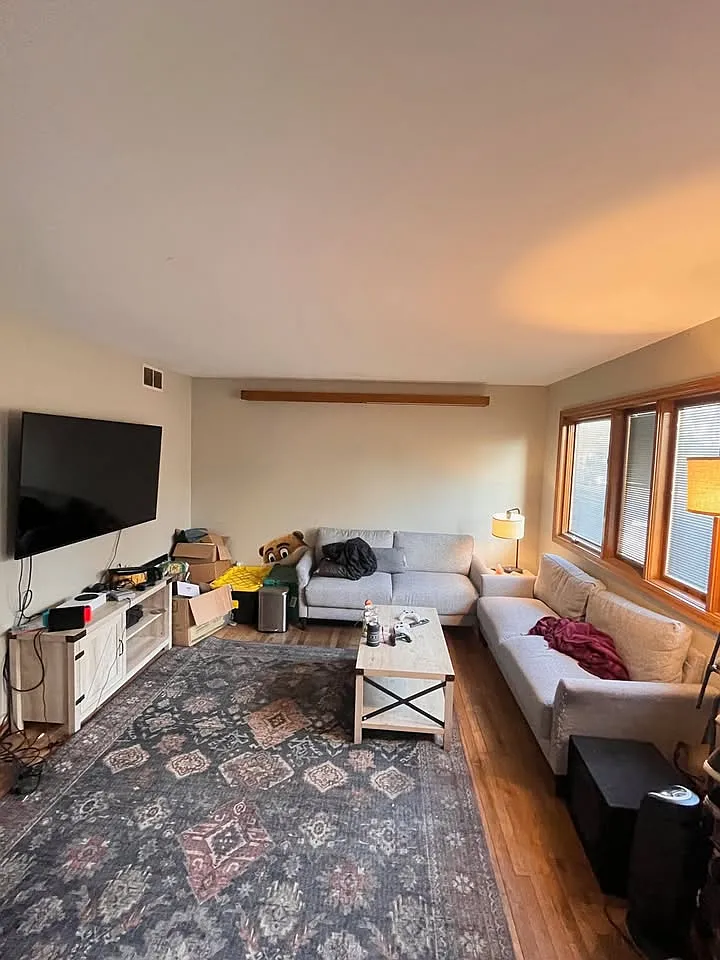 Living room - 2417 Como Ave SE