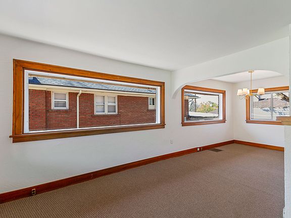 4th image of 2979 Jackson Ave
