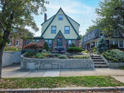 88 Mayfair Avenue, Floral Park, NY, 11001