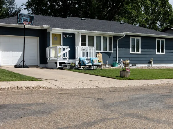 504 6th Ave NE, Watford City, ND 58854