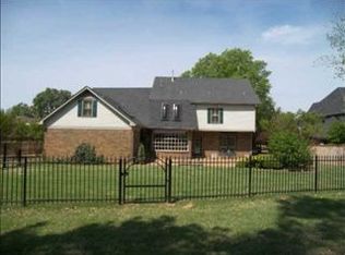 2838 Levee Oaks Dr, Collierville, TN 38017