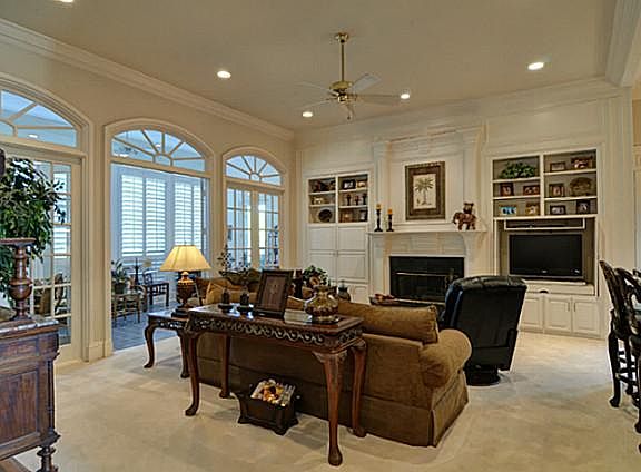 5th image of 11 Fairway Dr