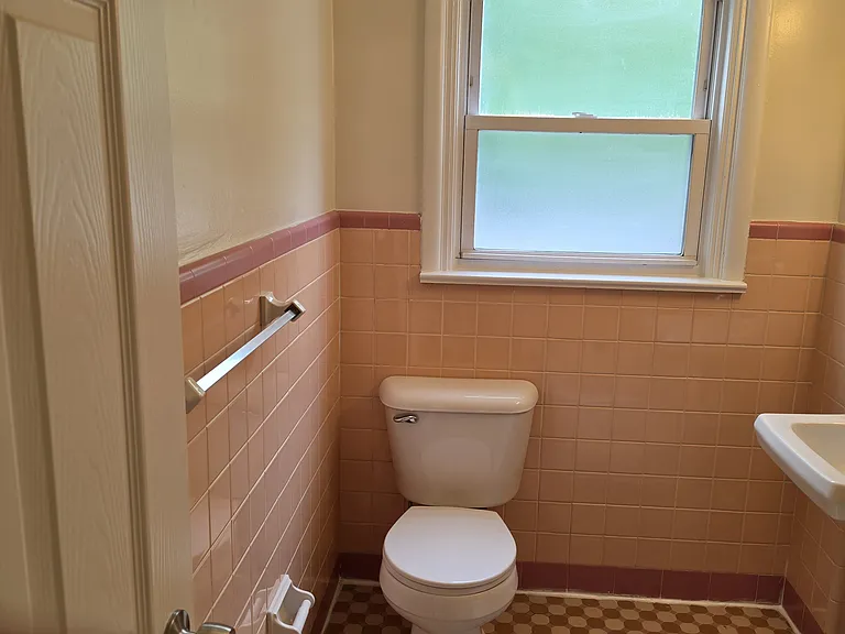 135 Greenwood Ave #B — Photo 16
