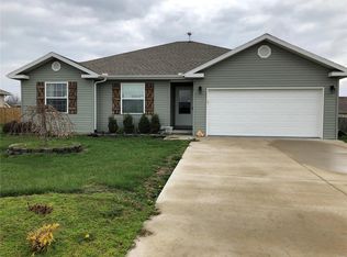 2317 Blueberry Dr, Lebanon, MO 65536
