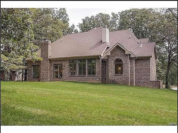 3rd image of 13 Sackston Woods Ln